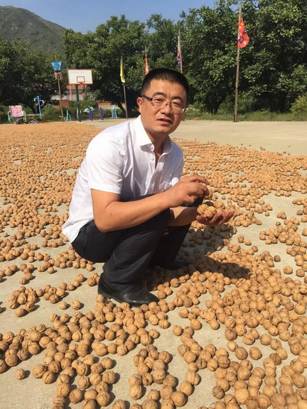 郭亮——扎根山乡做农民致富的贴心人